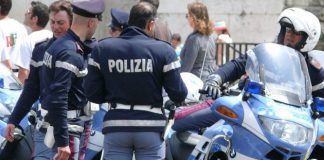 Politia italiana azvarle căștile, in solidaritate cu REVOLUTIA