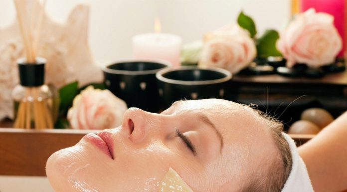 Ingrijirea tenului cu miere