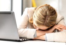 Munca peste program nu este un criteriu de evaluare