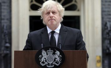 Boris Johnson poate limita prejudiciul economic al Brexit-ului