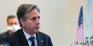 O UE divizata se intalneste cu Blinken pentru a pregati un raspuns „ferm” si „rapid” la o posibila invazie rusa a Ucrainei